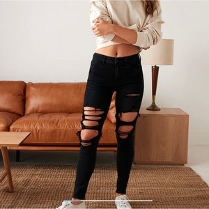 NWT - AE Next Level High Waisted Jeans (Distressed Black Wash)